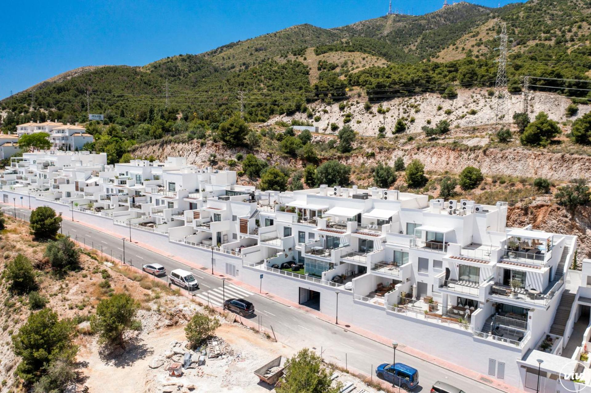 Apartment Vivi Homes - Blossom Pool, Gym & Terrace *