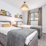 Vivi Homes - Blossom Pool, Gym & Terrace
