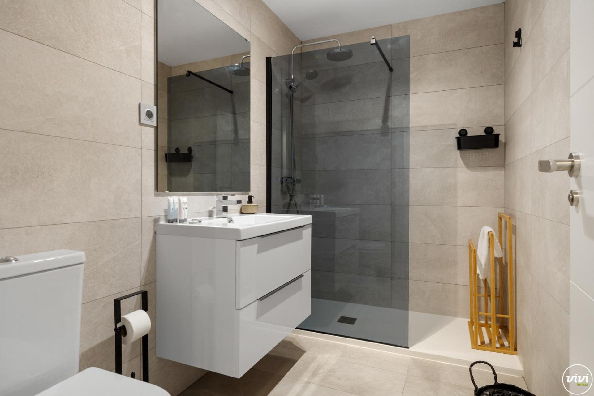 Vivi Homes - Blossom Pool, Gym & Terrace Appartement